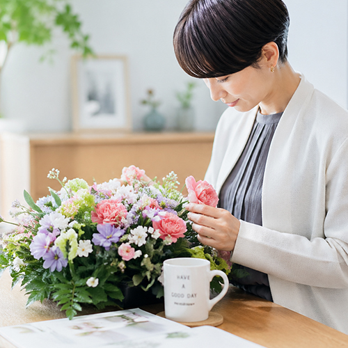自宅でレッスンをする女性
